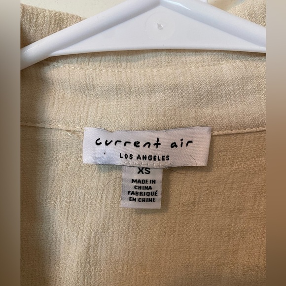 Lace embroidered sleeve button down - Picture 3 of 4